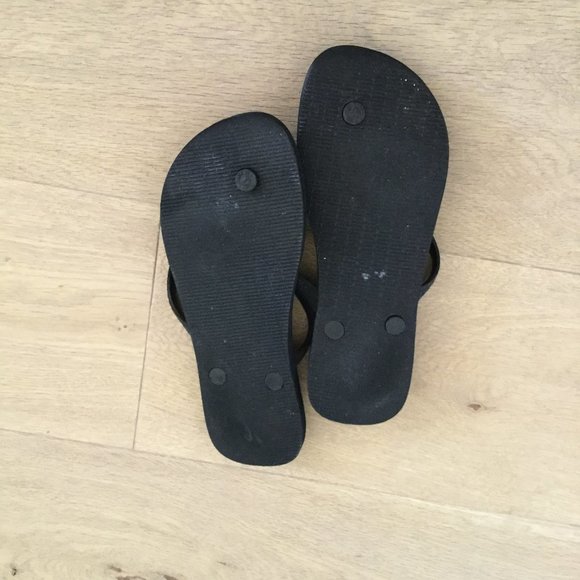Havaianas Black Top Flip Flops - Picture 3 of 3